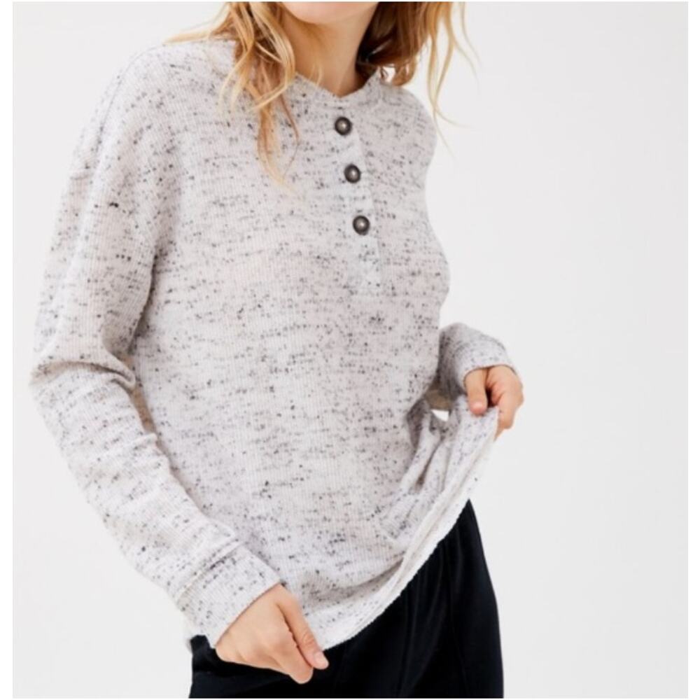 Urban Outfitters Cozy Oversized Henley Top Womens S Gray Flecked Buttons Soft